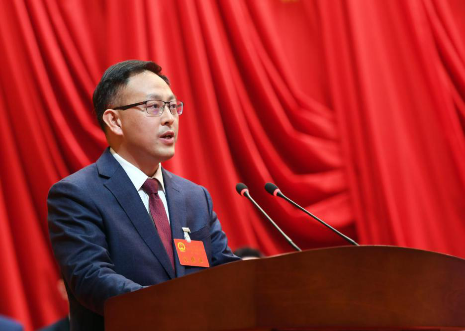 蓬安县第十八届人民代表大会第一次会议闭幕